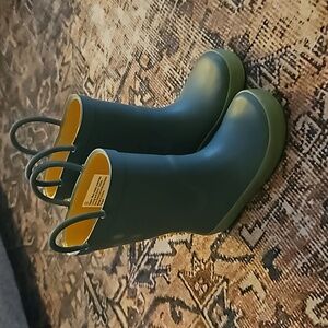 Toddler rain boots (sz8)